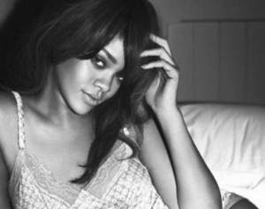 89724009-sexy-rihanna